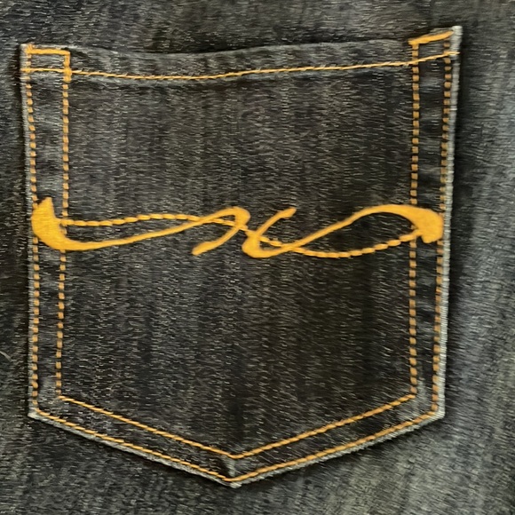 Tommy Hilfiger Capri - Picture 2 of 8